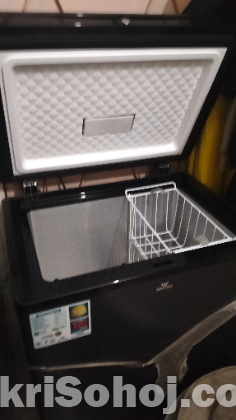 Walton deep freezer